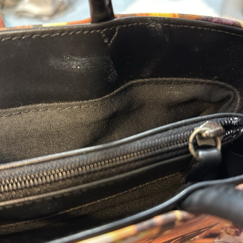 Bueno Lady with Horse & Carriage Embellished Large Shoulder Bag - Picture 12 of 14
